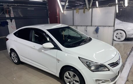 Hyundai Solaris II рестайлинг, 2015 год, 1 150 000 рублей, 1 фотография