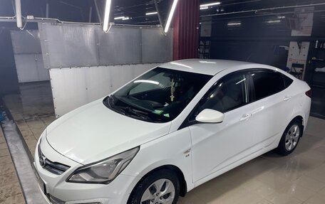 Hyundai Solaris II рестайлинг, 2015 год, 1 150 000 рублей, 3 фотография