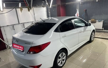 Hyundai Solaris II рестайлинг, 2015 год, 1 150 000 рублей, 2 фотография