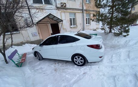 Hyundai Solaris II рестайлинг, 2011 год, 850 000 рублей, 2 фотография