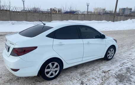 Hyundai Solaris II рестайлинг, 2011 год, 850 000 рублей, 16 фотография