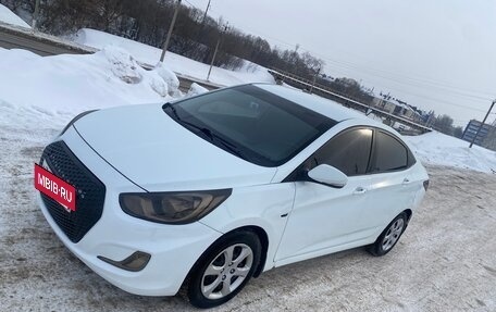 Hyundai Solaris II рестайлинг, 2011 год, 850 000 рублей, 17 фотография