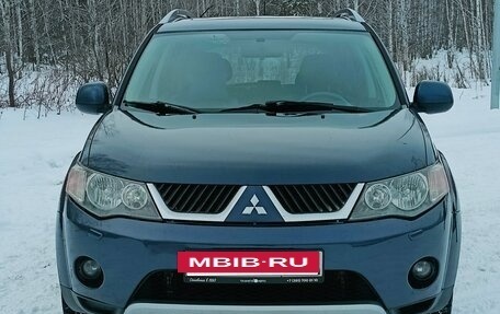 Mitsubishi Outlander III рестайлинг 3, 2007 год, 830 000 рублей, 3 фотография