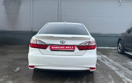 Toyota Camry, 2017 год, 2 100 000 рублей, 4 фотография