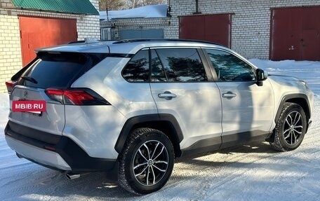 Toyota RAV4, 2019 год, 2 700 000 рублей, 6 фотография