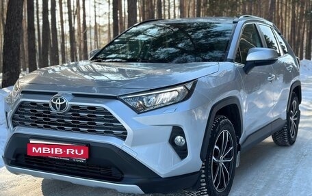 Toyota RAV4, 2019 год, 2 700 000 рублей, 8 фотография