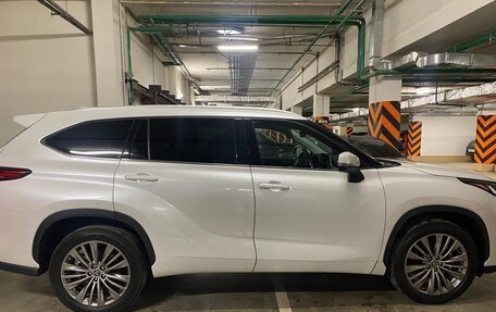 Toyota Highlander, 2023 год, 6 995 000 рублей, 7 фотография