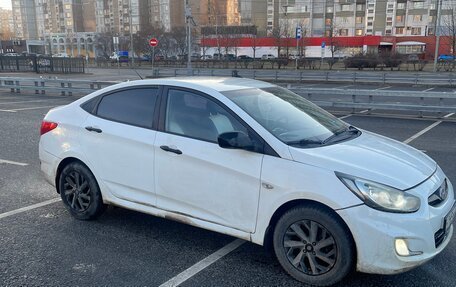 Hyundai Solaris II рестайлинг, 2013 год, 530 000 рублей, 2 фотография