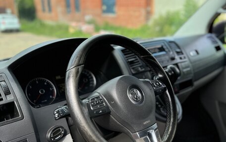 Volkswagen Caravelle T5, 2014 год, 1 900 000 рублей, 14 фотография