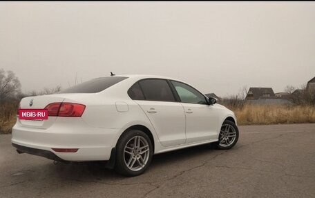 Volkswagen Jetta VI, 2014 год, 970 000 рублей, 2 фотография