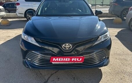 Toyota Camry, 2018 год, 2 300 000 рублей, 12 фотография