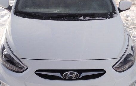 Hyundai Solaris II рестайлинг, 2013 год, 899 000 рублей, 2 фотография