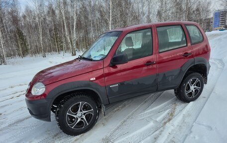 Chevrolet Niva I рестайлинг, 2018 год, 859 000 рублей, 5 фотография