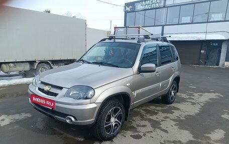 Chevrolet Niva I рестайлинг, 2017 год, 975 000 рублей, 4 фотография