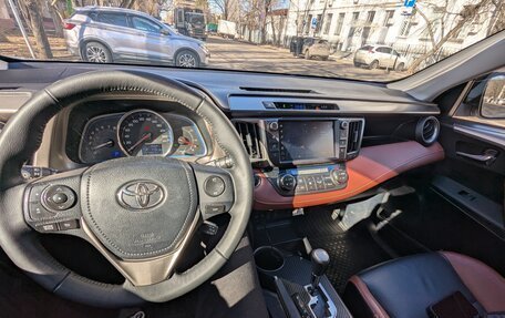 Toyota RAV4, 2014 год, 1 850 000 рублей, 14 фотография