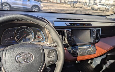 Toyota RAV4, 2014 год, 1 850 000 рублей, 13 фотография