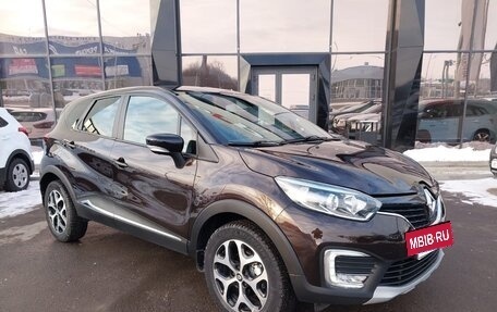 Renault Kaptur I рестайлинг, 2017 год, 1 649 000 рублей, 2 фотография