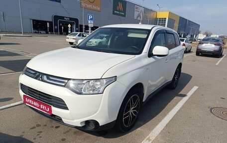 Mitsubishi Outlander III рестайлинг 3, 2013 год, 1 500 000 рублей, 1 фотография