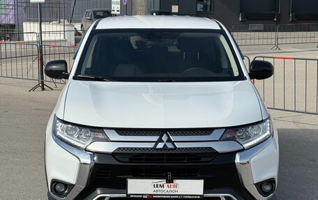 Mitsubishi Outlander III рестайлинг 3, 2019 год, 2 077 000 рублей, 5 фотография