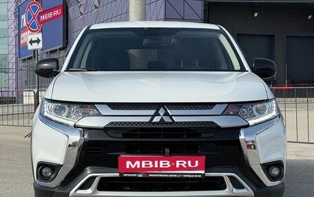 Mitsubishi Outlander III рестайлинг 3, 2019 год, 2 077 000 рублей, 4 фотография