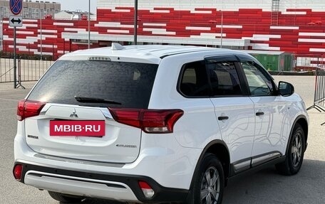 Mitsubishi Outlander III рестайлинг 3, 2019 год, 2 077 000 рублей, 24 фотография