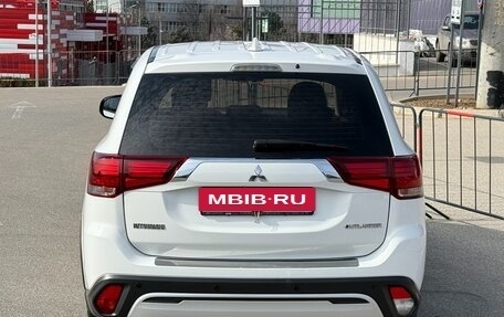 Mitsubishi Outlander III рестайлинг 3, 2019 год, 2 077 000 рублей, 21 фотография