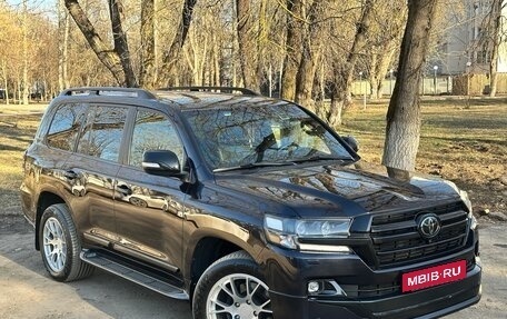 Toyota Land Cruiser 200, 2019 год, 8 700 000 рублей, 7 фотография