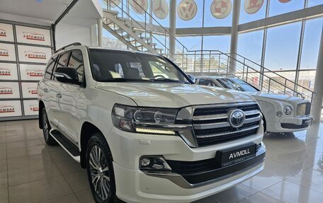 Toyota Land Cruiser 200, 2018 год, 7 899 000 рублей, 5 фотография