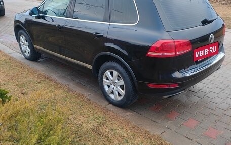 Volkswagen Touareg III, 2011 год, 2 000 000 рублей, 2 фотография