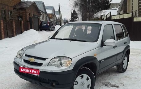 Chevrolet Niva I рестайлинг, 2010 год, 515 000 рублей, 7 фотография