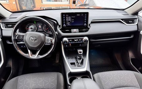 Toyota RAV4, 2020 год, 3 200 000 рублей, 7 фотография