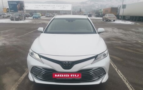 Toyota Camry, 2019 год, 2 700 000 рублей, 1 фотография