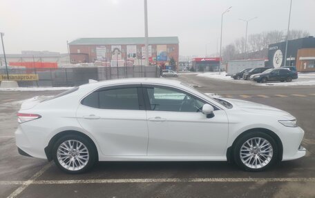 Toyota Camry, 2019 год, 2 700 000 рублей, 4 фотография