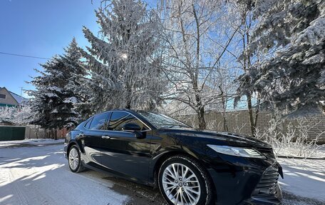 Toyota Camry, 2020 год, 3 800 000 рублей, 5 фотография