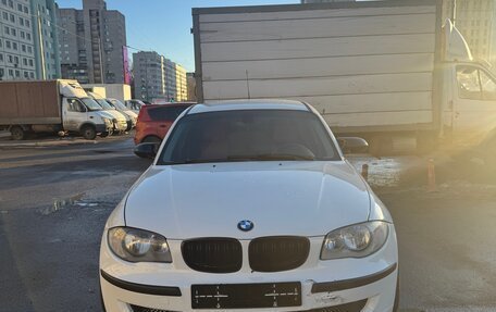 BMW 1 серия, 2009 год, 1 050 000 рублей, 1 фотография