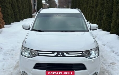 Mitsubishi Outlander III рестайлинг 3, 2012 год, 1 190 000 рублей, 3 фотография