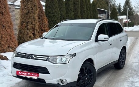 Mitsubishi Outlander III рестайлинг 3, 2012 год, 1 190 000 рублей, 4 фотография