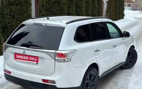 Mitsubishi Outlander III рестайлинг 3, 2012 год, 1 190 000 рублей, 10 фотография