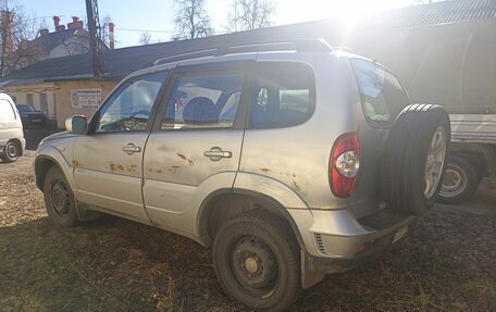 Chevrolet Niva I рестайлинг, 2011 год, 510 000 рублей, 3 фотография