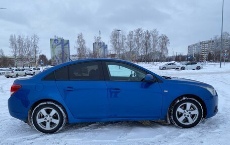 Chevrolet Cruze II, 2011 год, 690 000 рублей, 4 фотография