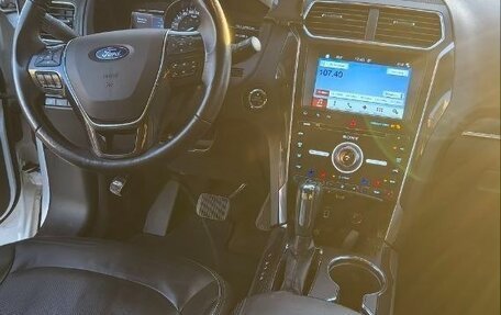 Ford Explorer VI, 2017 год, 3 500 000 рублей, 17 фотография