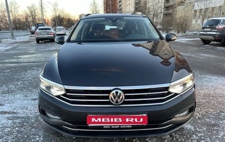 Volkswagen Passat B8 рестайлинг, 2020 год, 2 450 000 рублей, 2 фотография