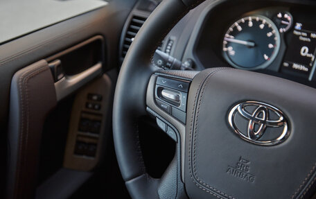 Toyota Land Cruiser Prado 150 рестайлинг 2, 2019 год, 9 500 000 рублей, 19 фотография