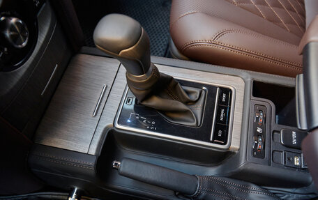 Toyota Land Cruiser Prado 150 рестайлинг 2, 2019 год, 9 500 000 рублей, 23 фотография
