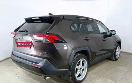 Toyota RAV4, 2019 год, 2 680 000 рублей, 5 фотография