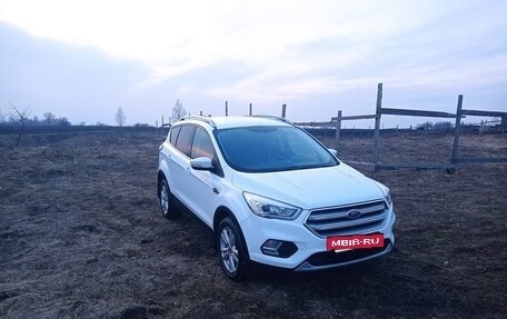 Ford Kuga III, 2017 год, 1 550 000 рублей, 2 фотография