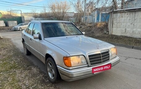 Mercedes-Benz E-Класс, 1994 год, 320 000 рублей, 2 фотография