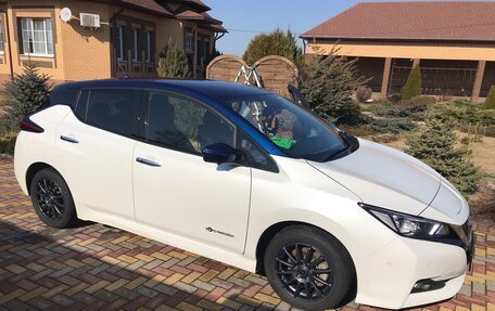 Nissan Leaf II, 2019 год, 1 820 000 рублей, 23 фотография