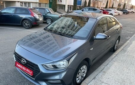 Hyundai Solaris II рестайлинг, 2017 год, 1 230 000 рублей, 3 фотография