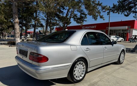 Mercedes-Benz E-Класс, 1999 год, 825 000 рублей, 11 фотография